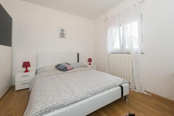 Apartments Villa Leylandia Kanfanar