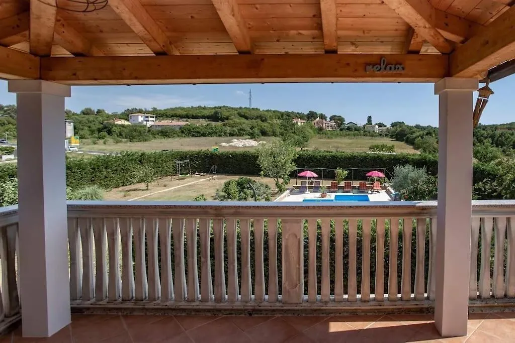 Apartments Villa Leylandia Kanfanar