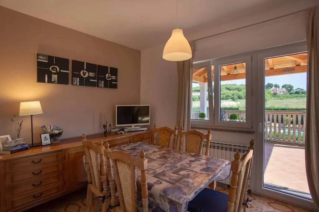 Apartments Villa Leylandia Kanfanar Croatia