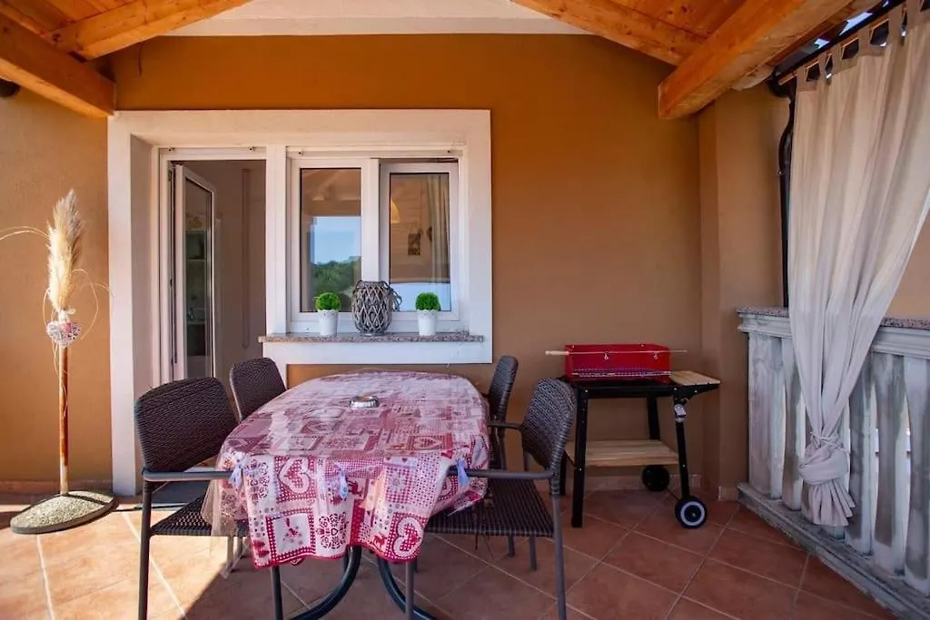 Apartments Villa Leylandia Kanfanar