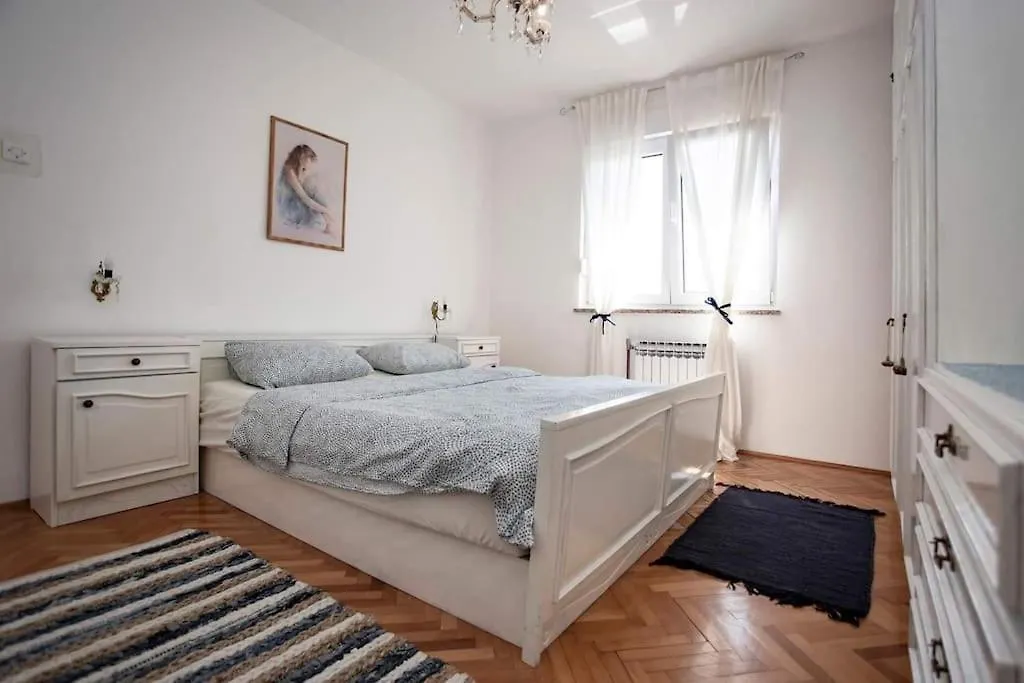 Apartments Villa Leylandia Kanfanar Croatia