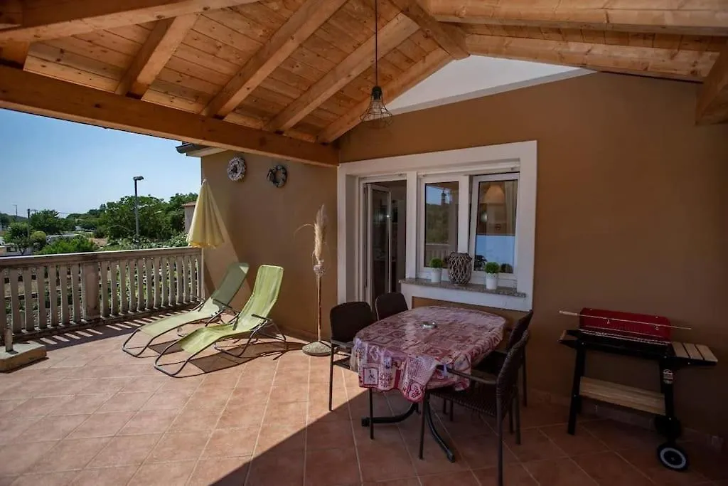 Apartments Villa Leylandia Kanfanar